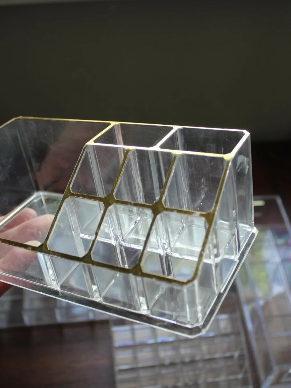 5 Plastic Containers for Holding Makeup or Art Supplies?